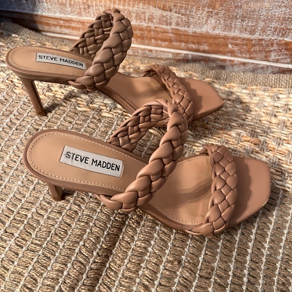 Steve Madden Women's Tan Braided Sandals - Picture 2 of 5